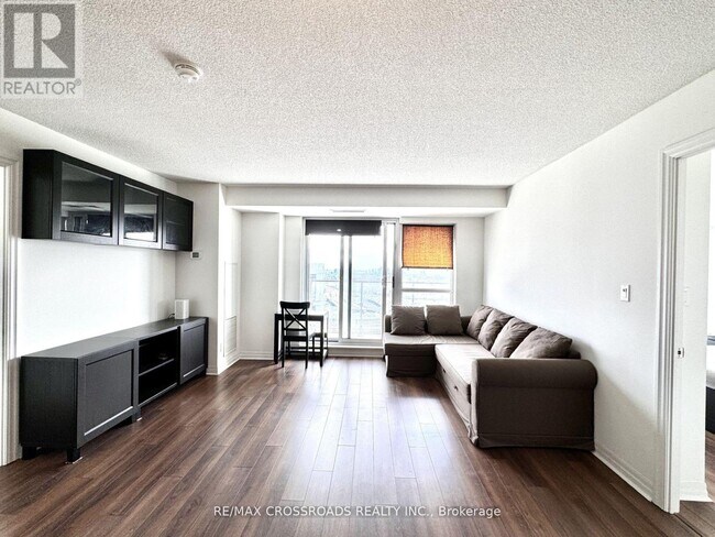 Photo du bâtiment - 2015 Sheppard Ave E