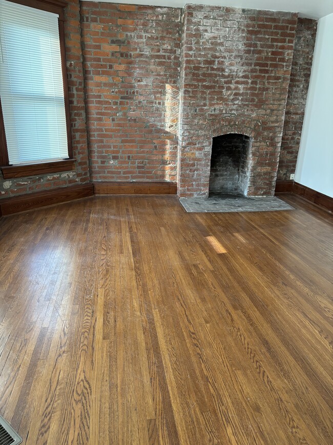 Living room - 1360 S High St
