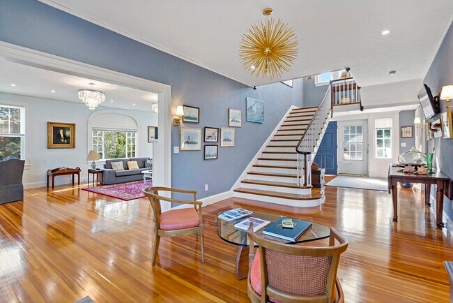 Building Photo - 122 Gansett Rd