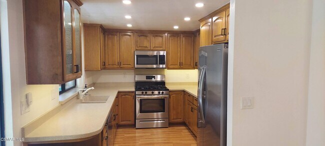 Foto del edificio - 6050 Gitana Ave