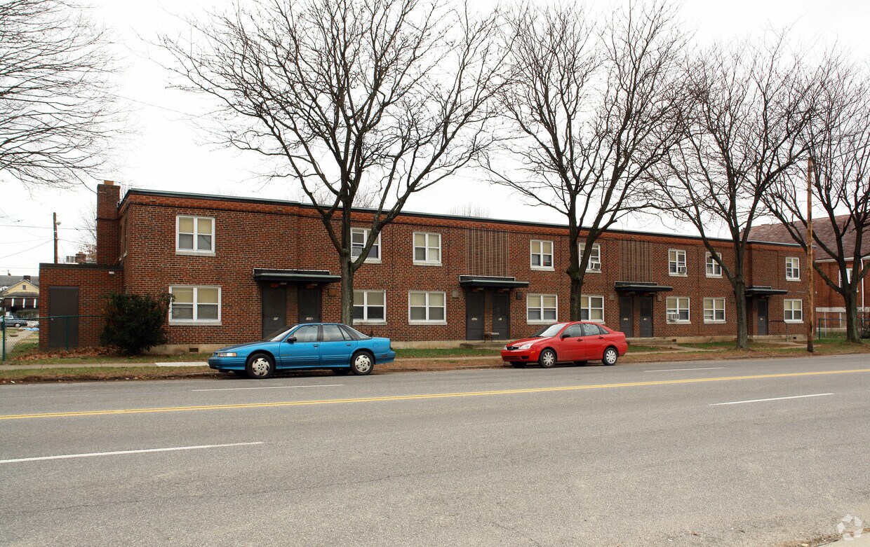 Primary Photo - 1685-1671 8th Ave