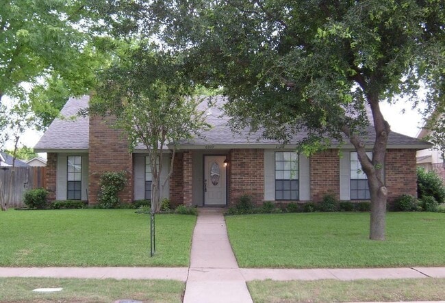 Great N Plano Home! - Great N Plano Home!