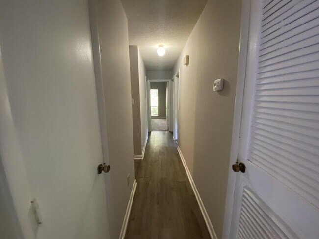 Building Photo - 635 Pine Ridge Pl