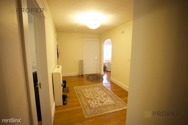Building Photo - 3 br, 1 bath  - 122 Winchester St # 2QQA