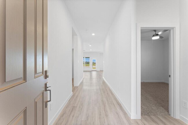 Building Photo - 1648 Daylight Lk Dr