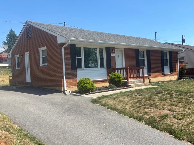Building Photo - 507 Moran Ave
