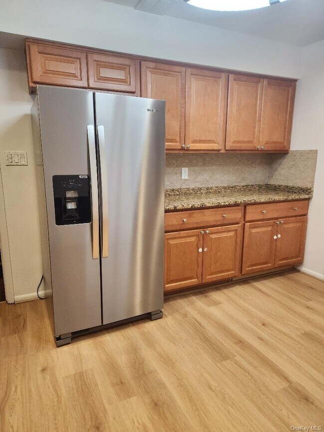 Foto del edificio - 147 Congers Rd