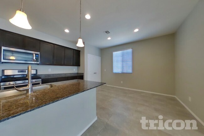 Foto del edificio - 323 N 56th Pl
