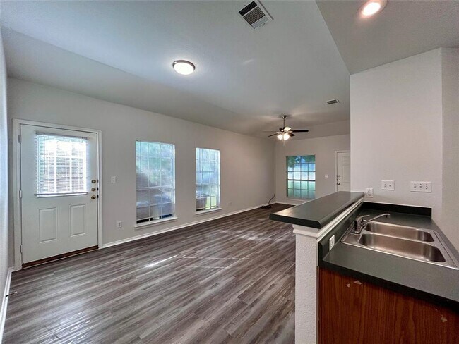 Building Photo - 12305 Abney Dr