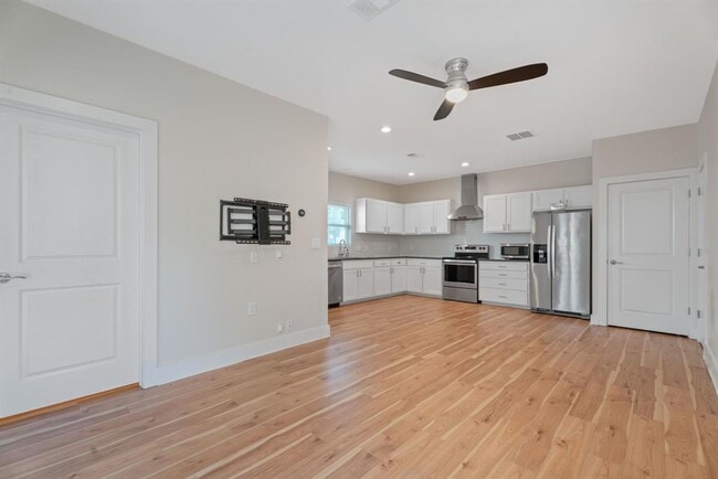 Building Photo - 1603 Willow St