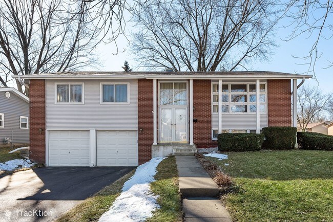 Building Photo - 4 br, 1 bath House - 2707 Woodridge Dr