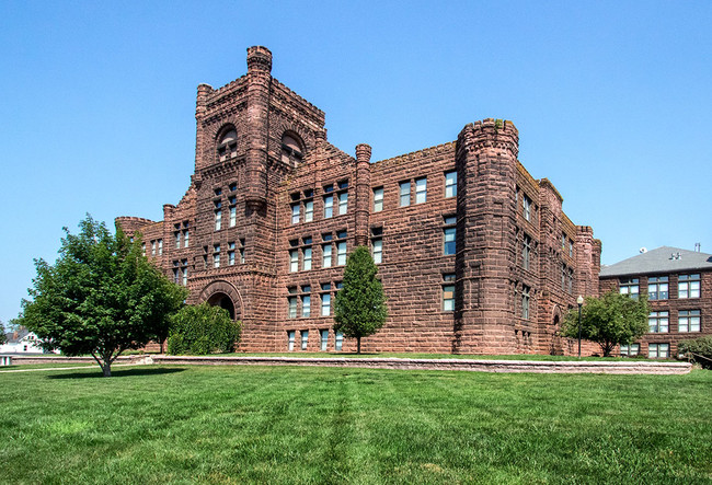 Castle on the Hill Apartments Apartments - Sioux City, IA | Apartments.com