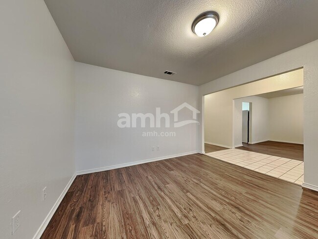 Foto del edificio - 3806 Evinrude Dr