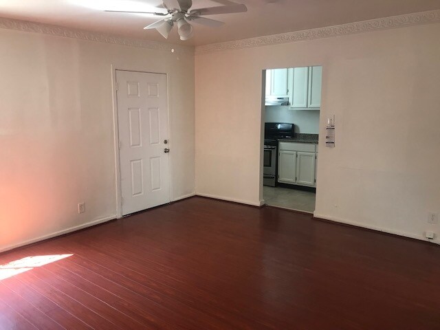 Primary Photo - 2052 Rodney Dr