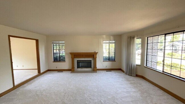 Building Photo - Walnut Creek Northgate neighborhood! Beaut...