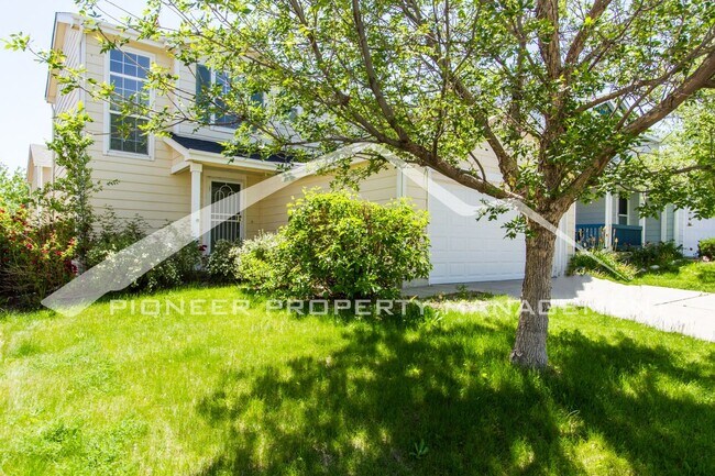 Building Photo - Cozy Home with Two Car Garage and Fenced Back Yard