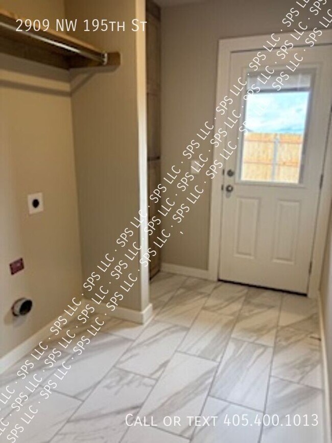 Building Photo - 2909 NW 195th St