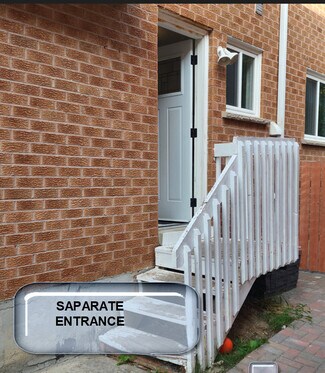 Building Photo - 24 Woodbury Crt