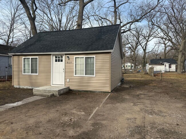Foto del edificio - Like New! - 1 Bedroom Home in Muskegon
