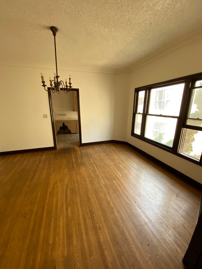 Building Photo - 341 S Normandie Ave
