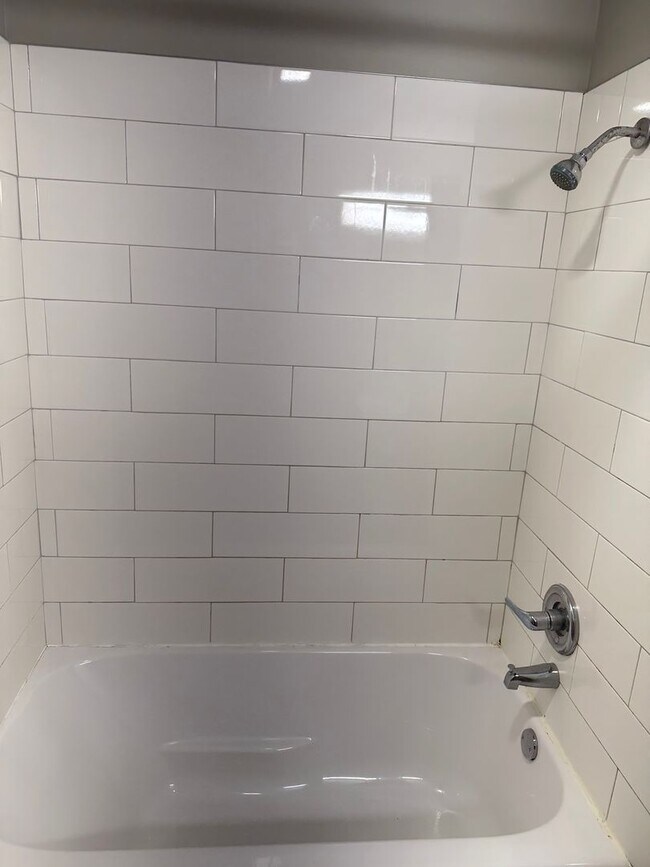 Foto del edificio - 4 bedroom Townhome