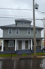 Building Photo - 115 Oak St