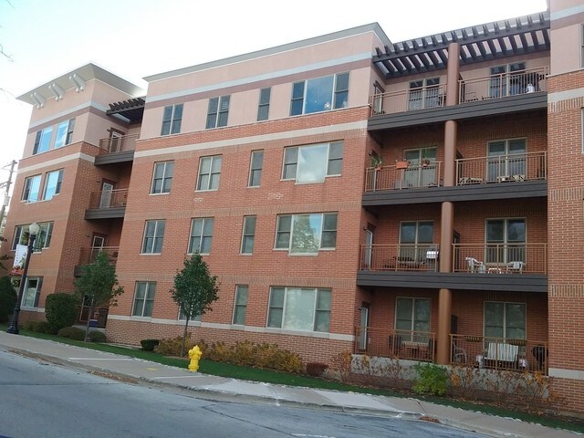 Foto del edificio - 935 Burlington Ave