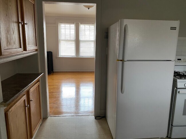 Kitchen pic 1 - 117 E 73rd St