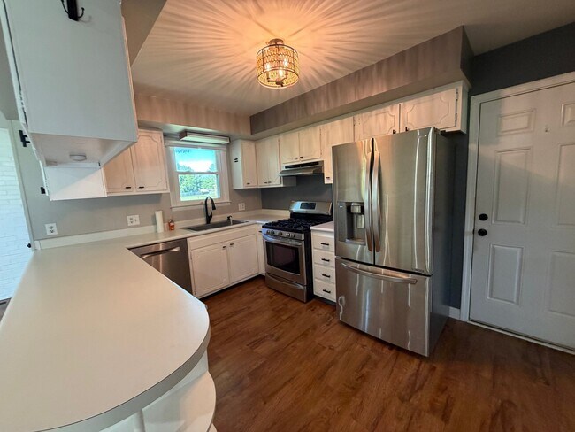 Foto del edificio - 9200 W Lone Beech Dr