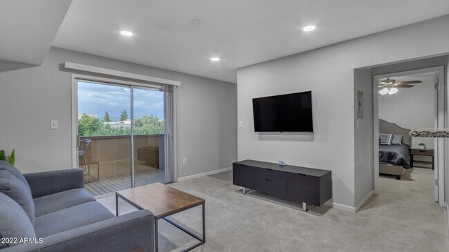 Foto del edificio - 5877 N Granite Reef Rd