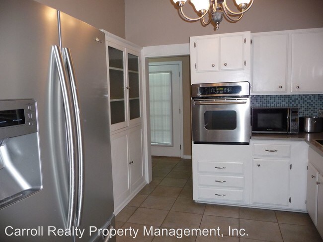 Foto del edificio - 3 br, 1 bath House - 230 College Ave