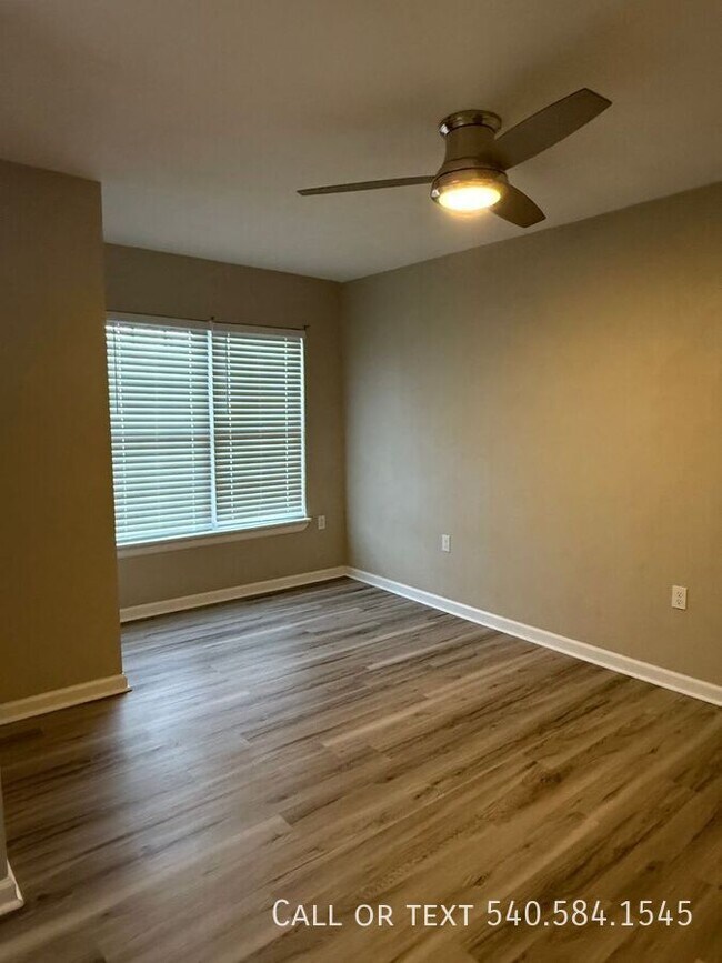 Foto del edificio - 160 Gretchen Ct