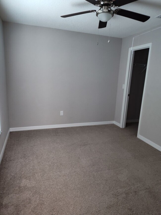 Foto del edificio - Charming 2BR/2BA Duplex in Citrus Springs ...
