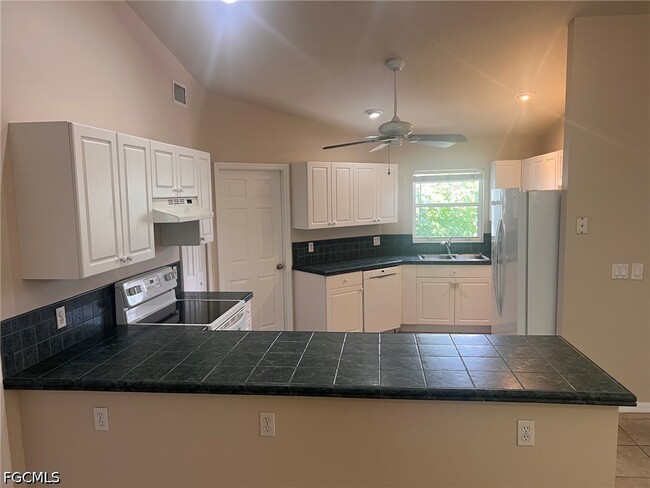 Foto del edificio - 4618 SW 7th Pl