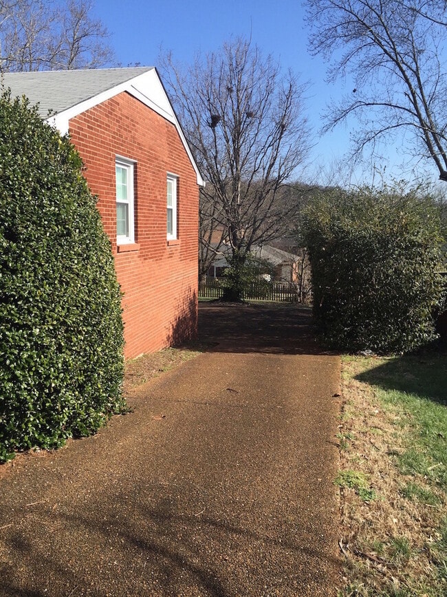 Building Photo - GREAT LOCATION!! Nicely updated home!!