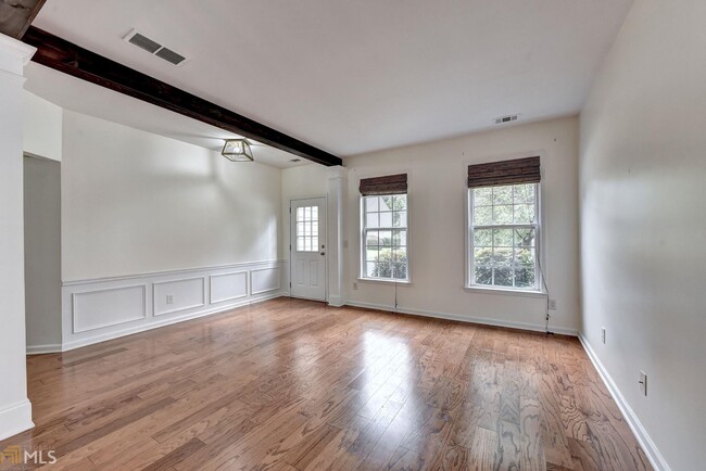 Building Photo - 735 Alstonefield Dr