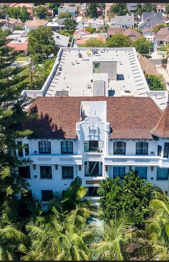Building Photo - Horton Hall- All Utilities Included