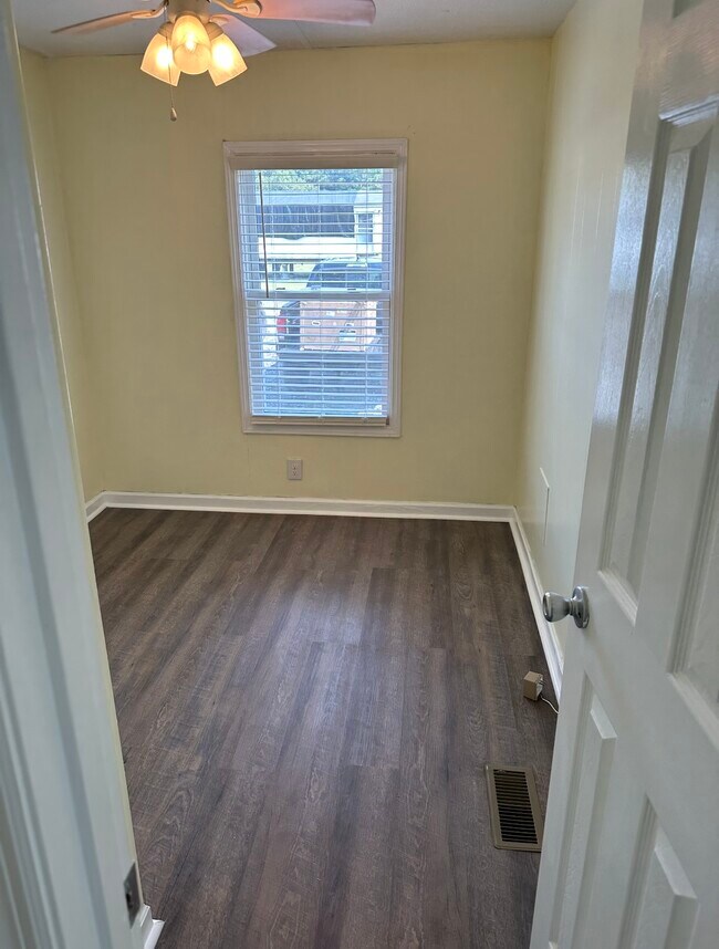 Building Photo - 1410 Harmony Hall Dr