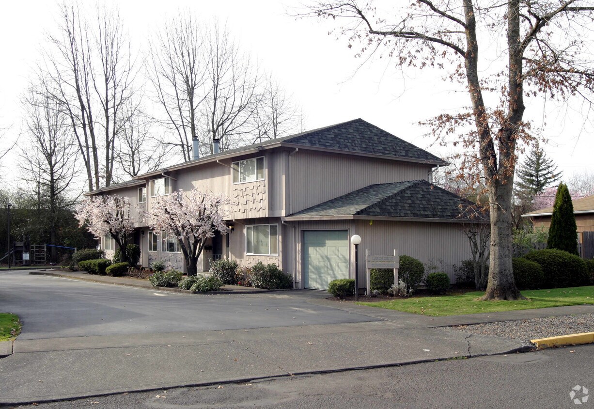 Building Photo - Larch Canyon Townhouses