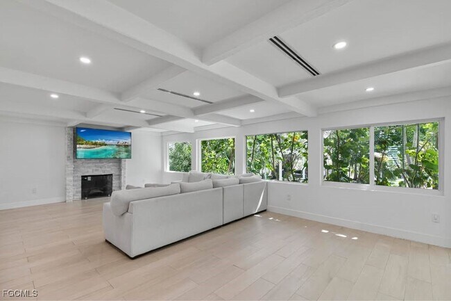 Foto del edificio - 1225 Fruitland Ave