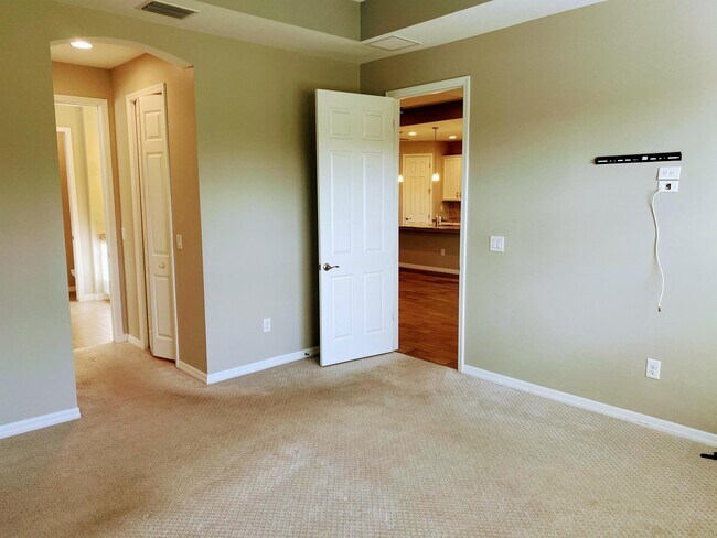 Building Photo - 16430 Barclay Ct