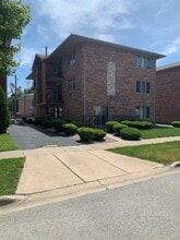 Building Photo - 10541 Parkside Ave