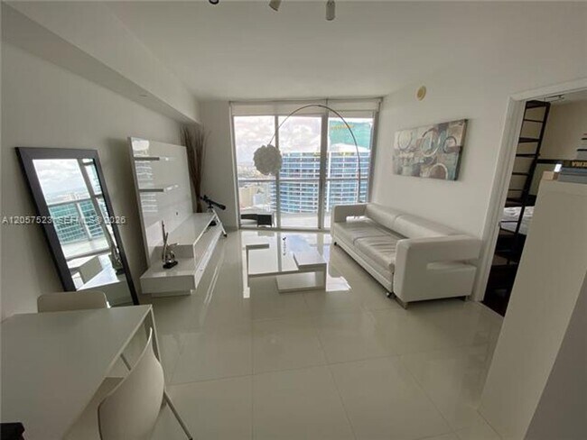 Foto del edificio - 465 Brickell Ave