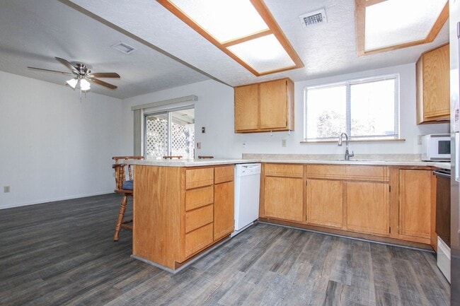 Foto del edificio - Three Bedroom Home in Prescott Valley