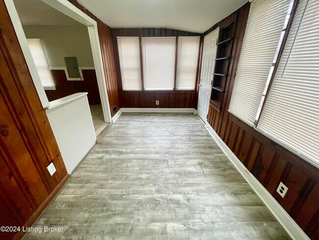 Foto del edificio - 1623 Thornberry Ave