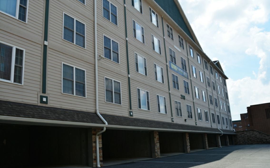 Primary Photo - Glenlock Apartments