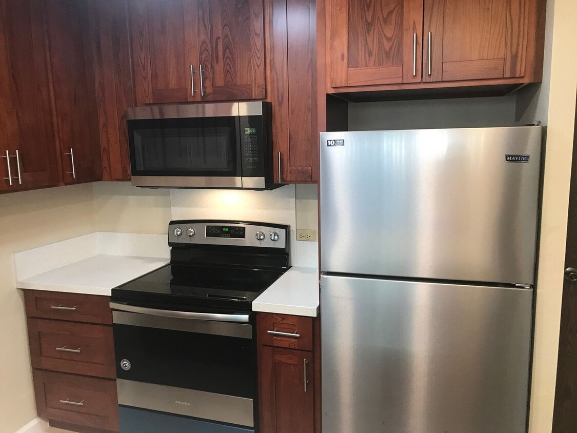 Pearl II - Ground Floor Unit, with large lanai, covered/secured parking, washer/dryer in unit, te... - Pearl II - Ground Floor Unit, with large lanai, covered/secured parking, washer/dryer in unit, te...