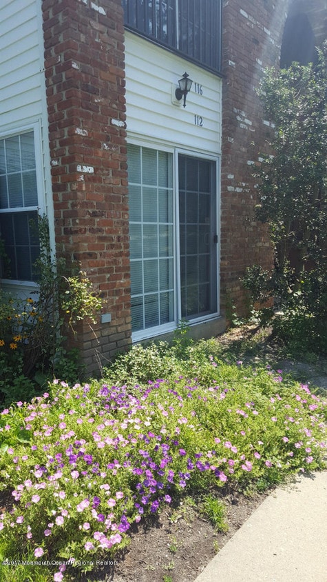 Primary Photo - 116 Mill Ln