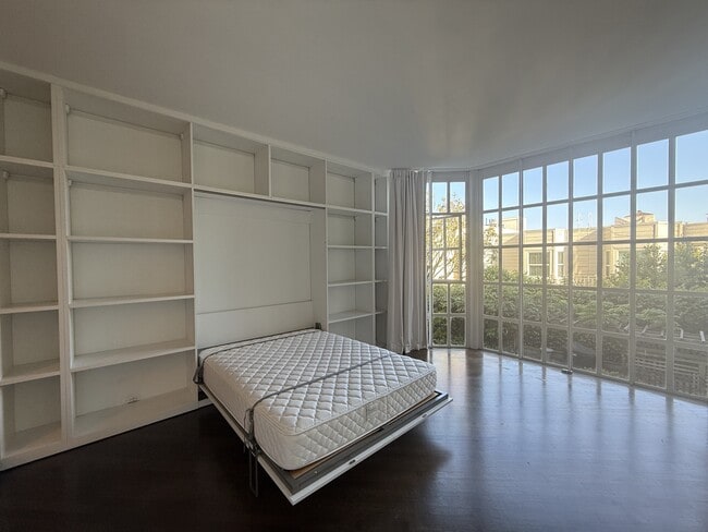 Building Photo - 1255 California St