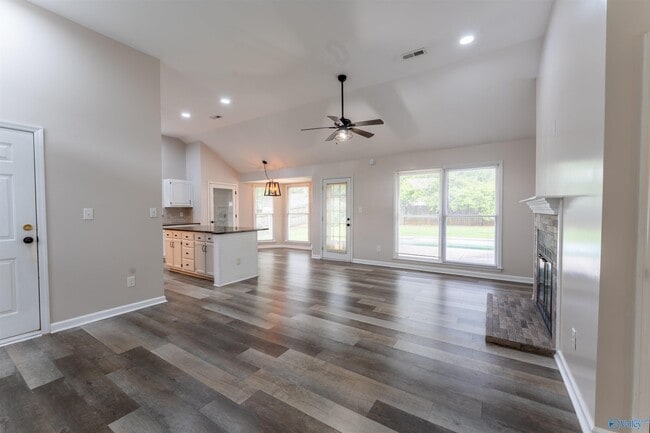 Building Photo - 119 Telluride Dr